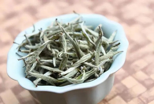 紫砂壺適合沖泡老白茶