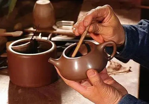紫砂壺時(shí)間長了怎么洗